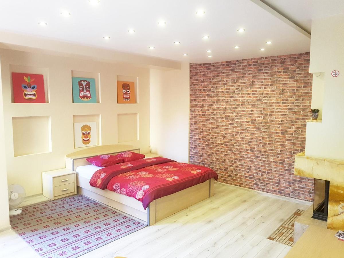 K-Town - Cozy Apartment Near The City Center Kaunas Ngoại thất bức ảnh