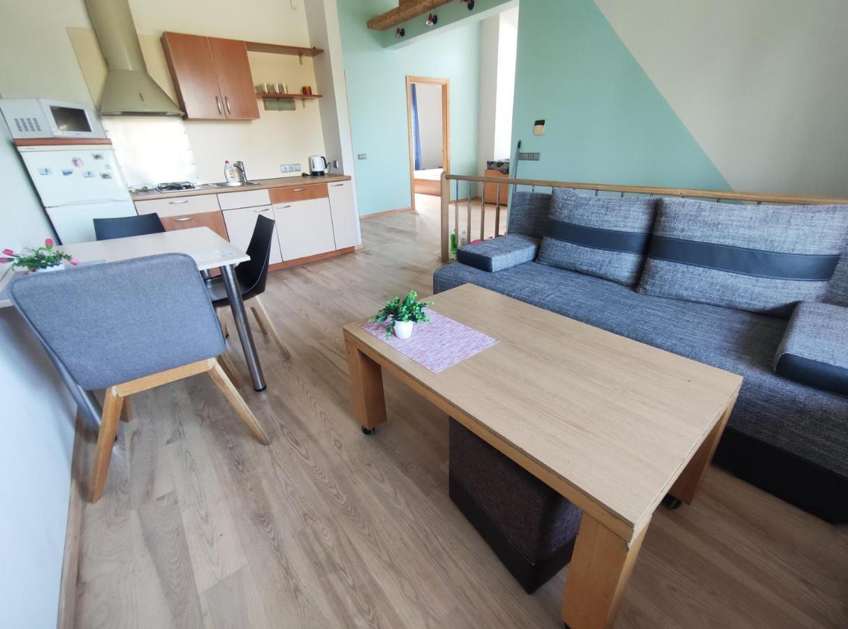K-Town - Cozy Apartment Near The City Center Kaunas Ngoại thất bức ảnh